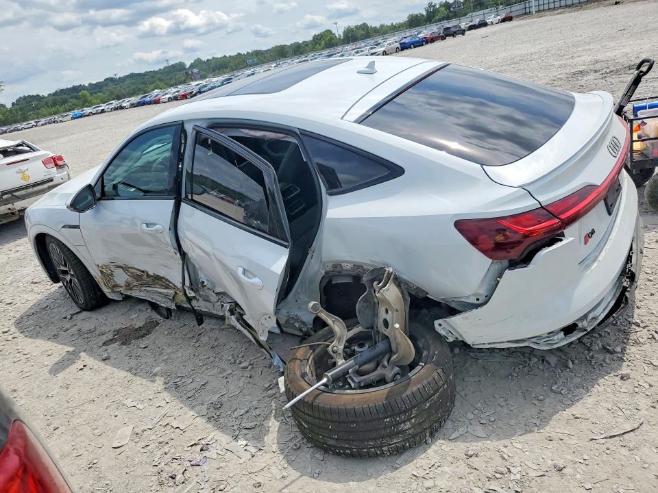 62298916 :رقم المزاد ، WA1CAAGE7RB035227 vin ، 2024 Audi Q8 E-tron مزاد بيع