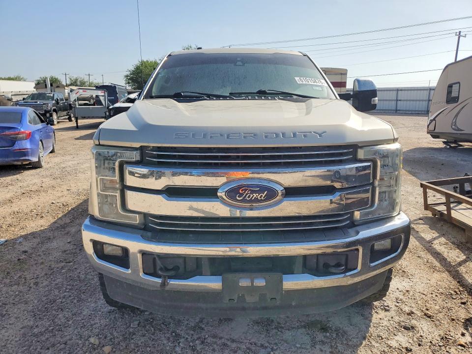 61015876 :رقم المزاد ، 1FT8W3BTXHEC09299 vin ، 2017 Ford F350 مزاد بيع