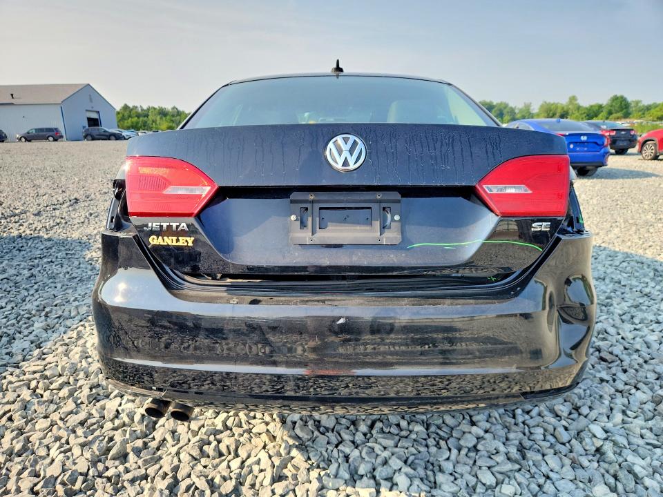 61302276 :رقم المزاد ، 3VWD17AJ2EM289379 vin ، 2014 Volkswagen Jetta مزاد بيع