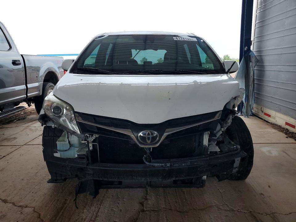 Продажа на аукционе авто 2018 Toyota Sienna, vin: 5TDKZ3DC1JS957398, номер лота: 61741586