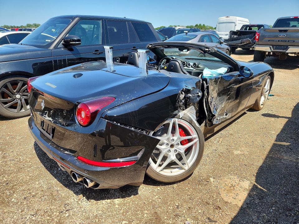 2015 Ferrari California T მანქანა იყიდება აუქციონზე, vin: ZFF77XJA9F0211380, აუქციონის ნომერი: 59266186