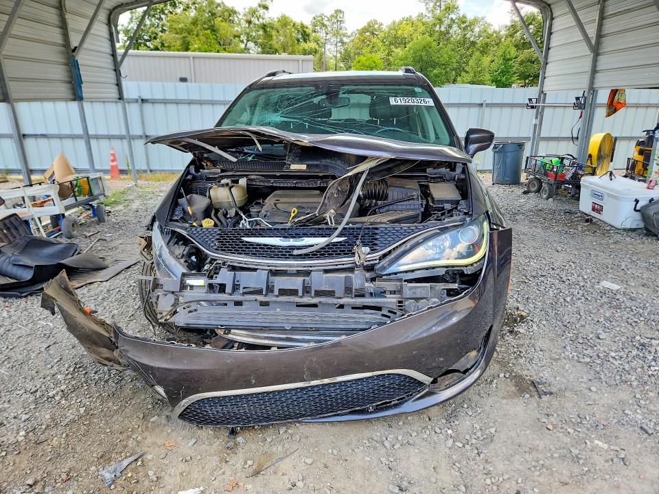 2020 Chrysler Pacifica მანქანა იყიდება აუქციონზე, vin: 2C4RC1BGXLR275853, აუქციონის ნომერი: 61920326