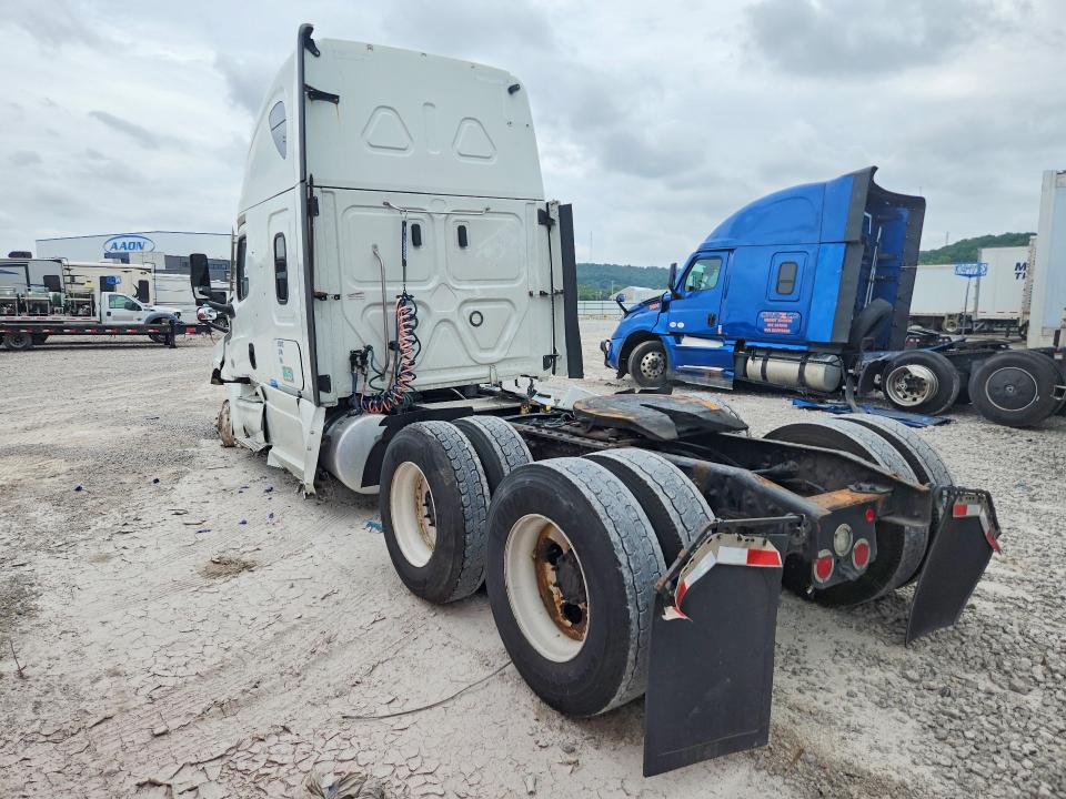 2022 Freightliner Cascadia 126 მანქანა იყიდება აუქციონზე, vin: 3AKJHHFGXNSNJ0939, აუქციონის ნომერი: 62305056
