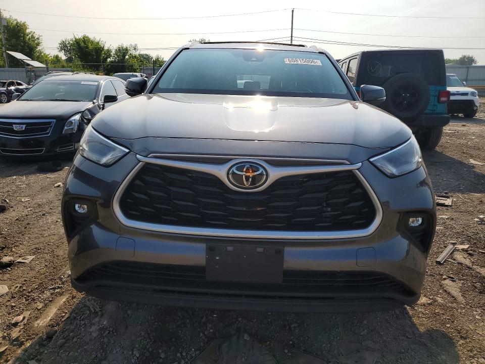 60815006 :رقم المزاد ، 5TDHZRBH6NS219100 vin ، 2022 Toyota Highlander مزاد بيع