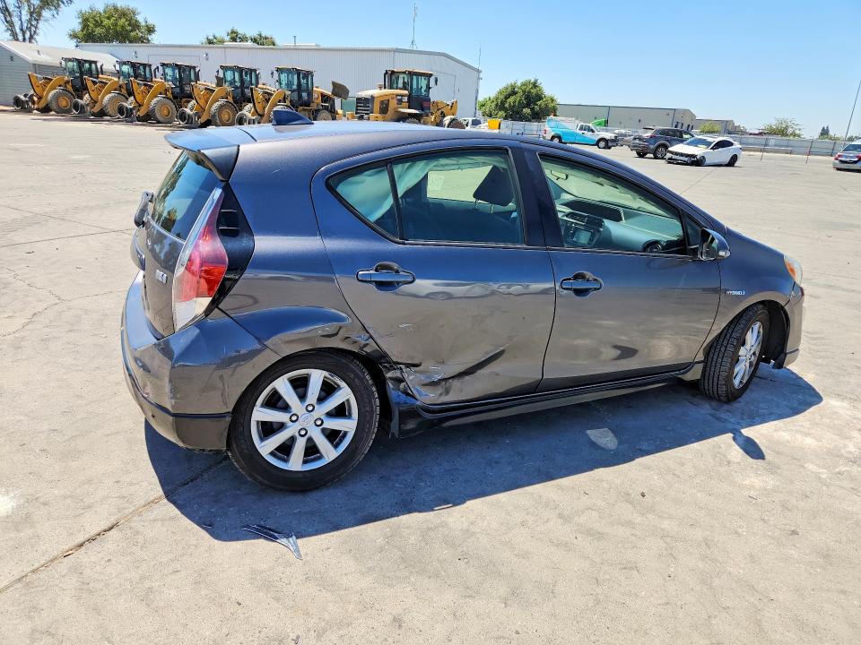 Продажа на аукционе авто 2017 Toyota Prius C, vin: JTDKDTB35H1597822, номер лота: 63610016