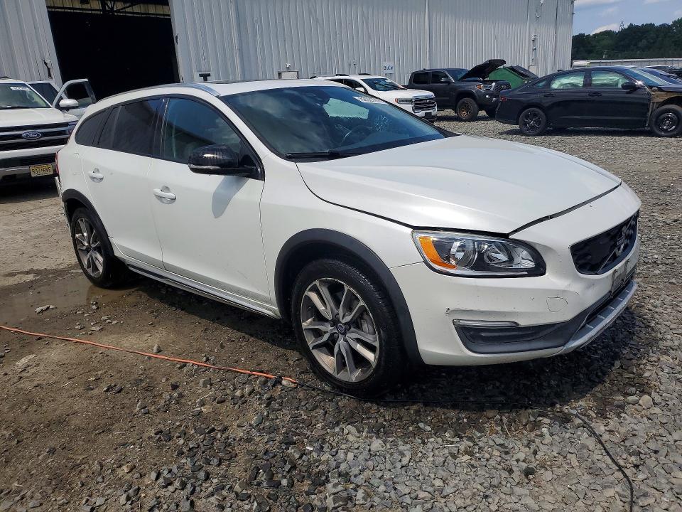 Продаж на аукціоні авто 2016 Volvo V60 Cross Country, vin: YV4612HK4G1018852, номер лоту: 62081016