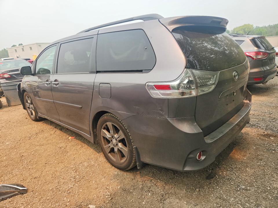 61541746 :رقم المزاد ، 5TDXZ3DC9HS890243 vin ، 2017 Toyota Sienna مزاد بيع