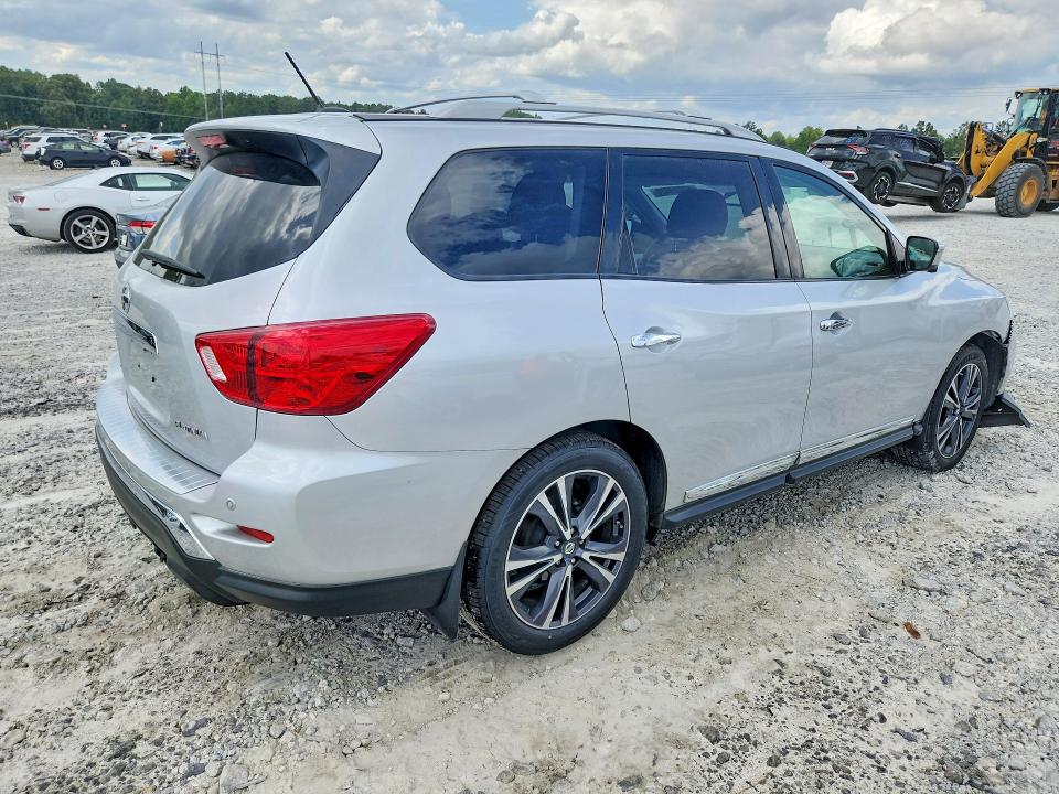 62089476 :رقم المزاد ، 5N1DR2MN9JC626778 vin ، 2018 Nissan Pathfinder مزاد بيع