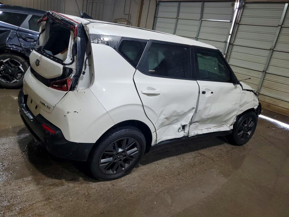 2021 Kia Soul მანქანა იყიდება აუქციონზე, vin: KNDJ33AU3M7143844, აუქციონის ნომერი: 61163426
