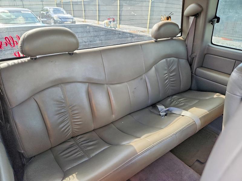 61783326 :رقم المزاد ، 2GCEC19T6Y1110776 vin ، 2000 Chevrolet Silverado مزاد بيع