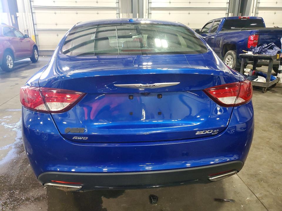 60061606 :رقم المزاد ، 1C3CCCDG2FN733518 vin ، 2015 Chrysler 200 مزاد بيع