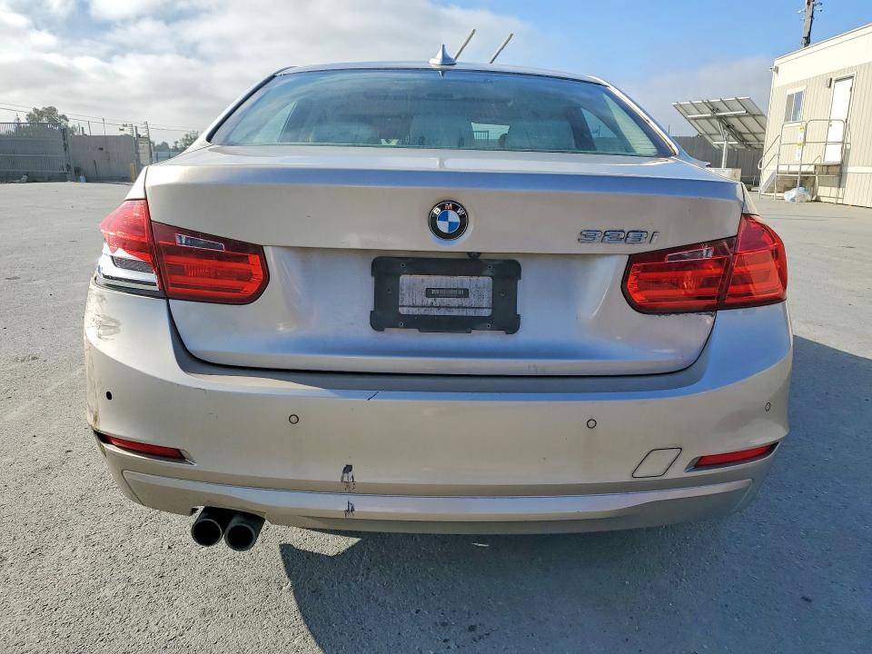 2014 Bmw 328 მანქანა იყიდება აუქციონზე, vin: WBA3A5C50EF604762, აუქციონის ნომერი: 60721706