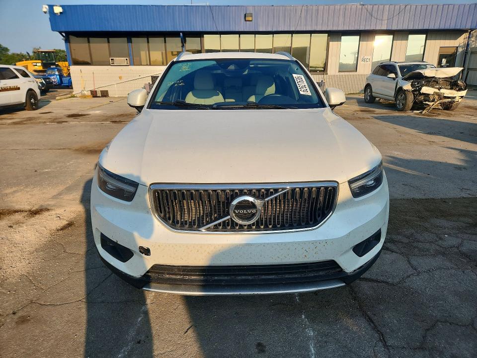 62627636 :رقم المزاد ، YV4162UK8M2507262 vin ، 2021 Volvo Xc40 مزاد بيع