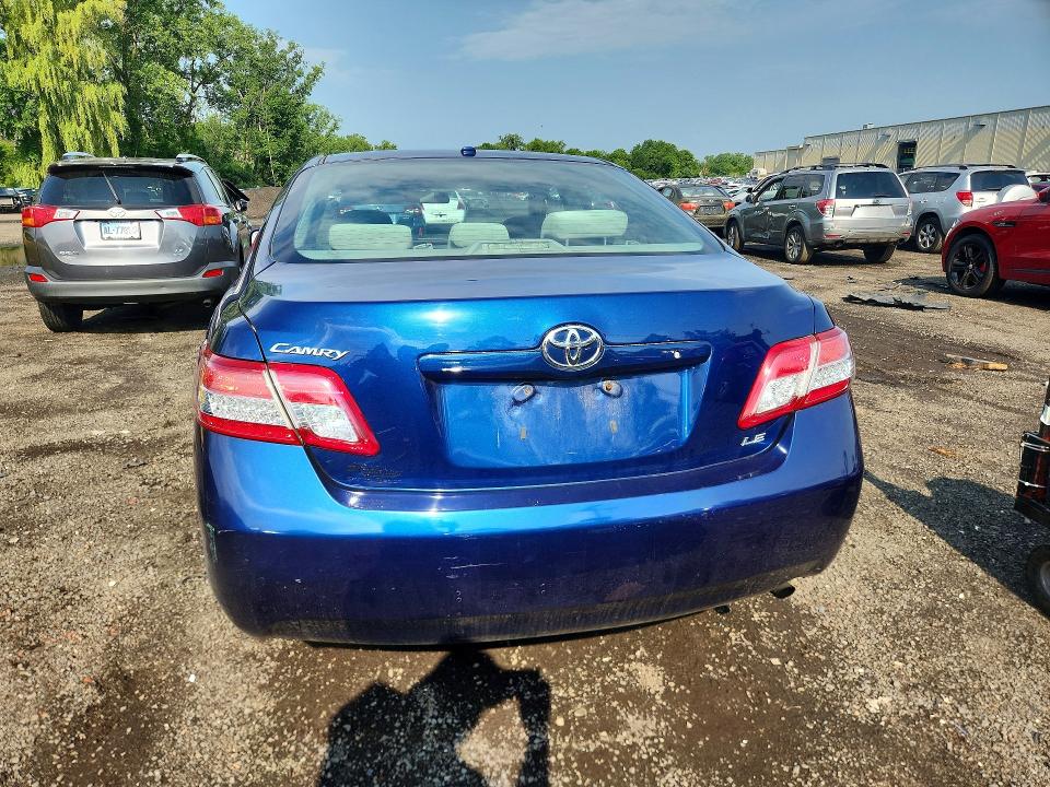 2010 Toyota Camry მანქანა იყიდება აუქციონზე, vin: 4T1BF3EK4AU571810, აუქციონის ნომერი: 85613685