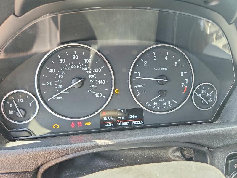 60530886 :رقم المزاد ، WBA8A9C54GK618557 vin ، 2016 Bmw 320 مزاد بيع