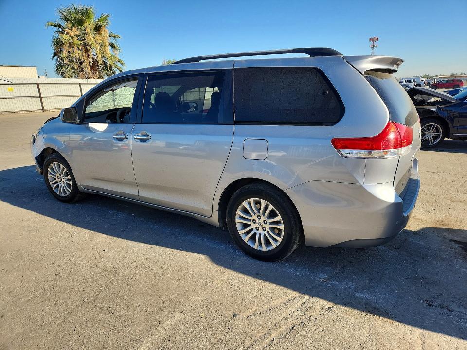 Продажа на аукционе авто 2011 Toyota Sienna, vin: 5TDYK3DC4BS062939, номер лота: 62302926