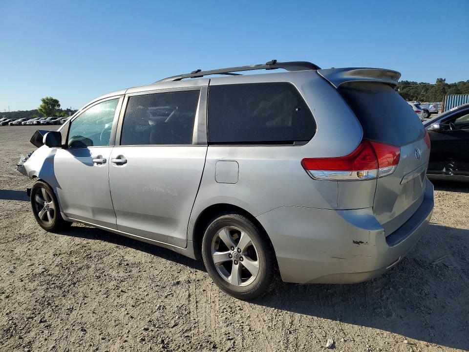 63214206 :رقم المزاد ، 5TDKK3DC5CS191506 vin ، 2012 Toyota Sienna مزاد بيع