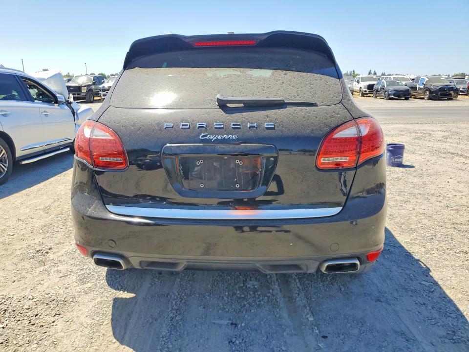 60891346 :رقم المزاد ، WP1AF2A22ELA39515 vin ، 2014 Porsche Cayenne مزاد بيع