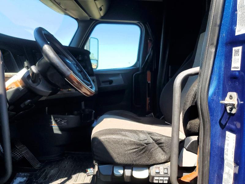 2018 Freightliner Cascadia 126 მანქანა იყიდება აუქციონზე, vin: 3AKJHHDRXJSJY3618, აუქციონის ნომერი: 59349396
