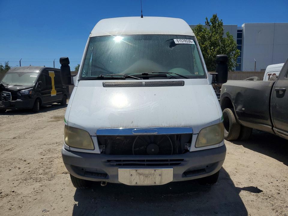 61578536 :رقم المزاد ، WD2PD644045610958 vin ، 2004 Dodge Sprinter مزاد بيع