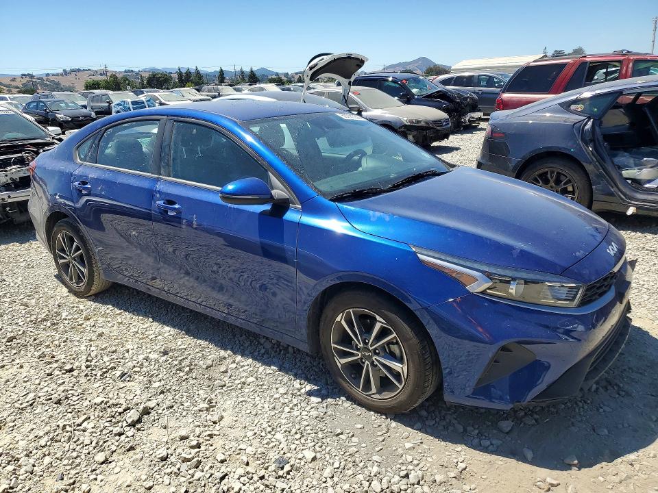59741036 :رقم المزاد ، 3KPF24AD8NE473334 vin ، 2022 Kia Forte مزاد بيع
