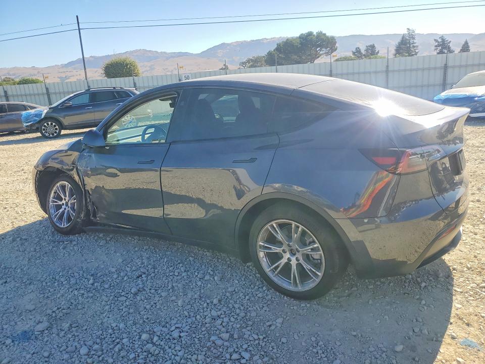 62697306 :رقم المزاد ، 7SAYGDED3PF976581 vin ، 2023 Tesla Model Y مزاد بيع