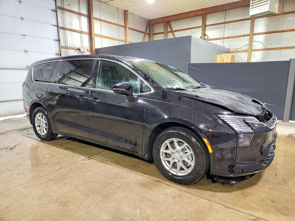63465356 :رقم المزاد ، 2C4RC1BG1VR576675 vin ، 2027 Chrysler Pacifica مزاد بيع