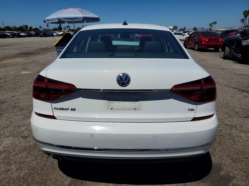 62338956 :رقم المزاد ، 1VWBA7A35JC028509 vin ، 2018 Volkswagen Passat مزاد بيع