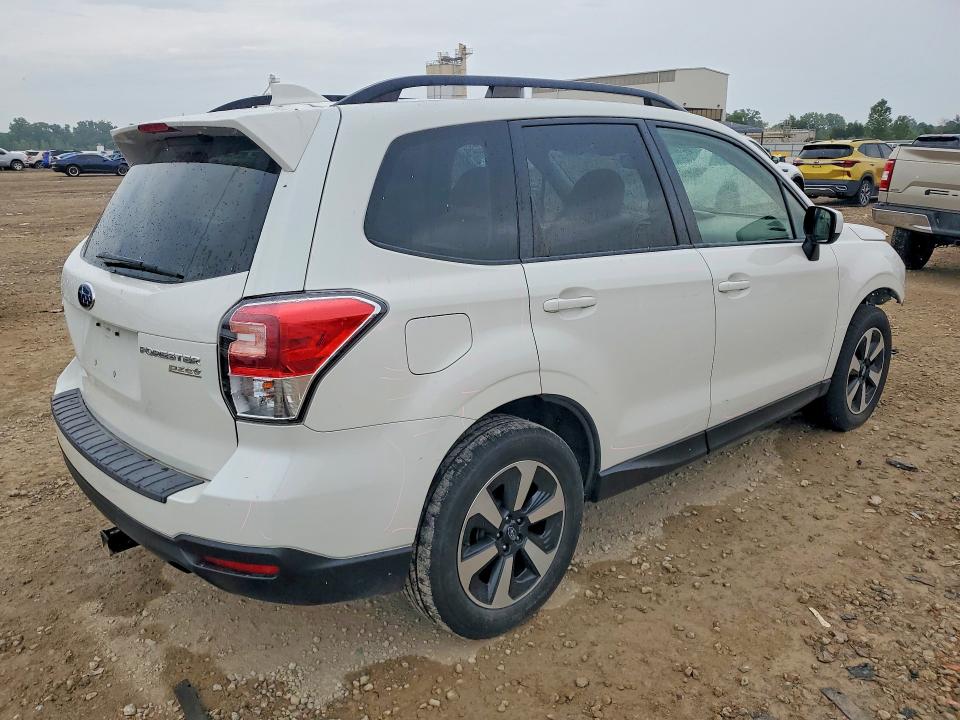 2017 Subaru Forester მანქანა იყიდება აუქციონზე, vin: JF2SJAGC6HH546960, აუქციონის ნომერი: 62694336
