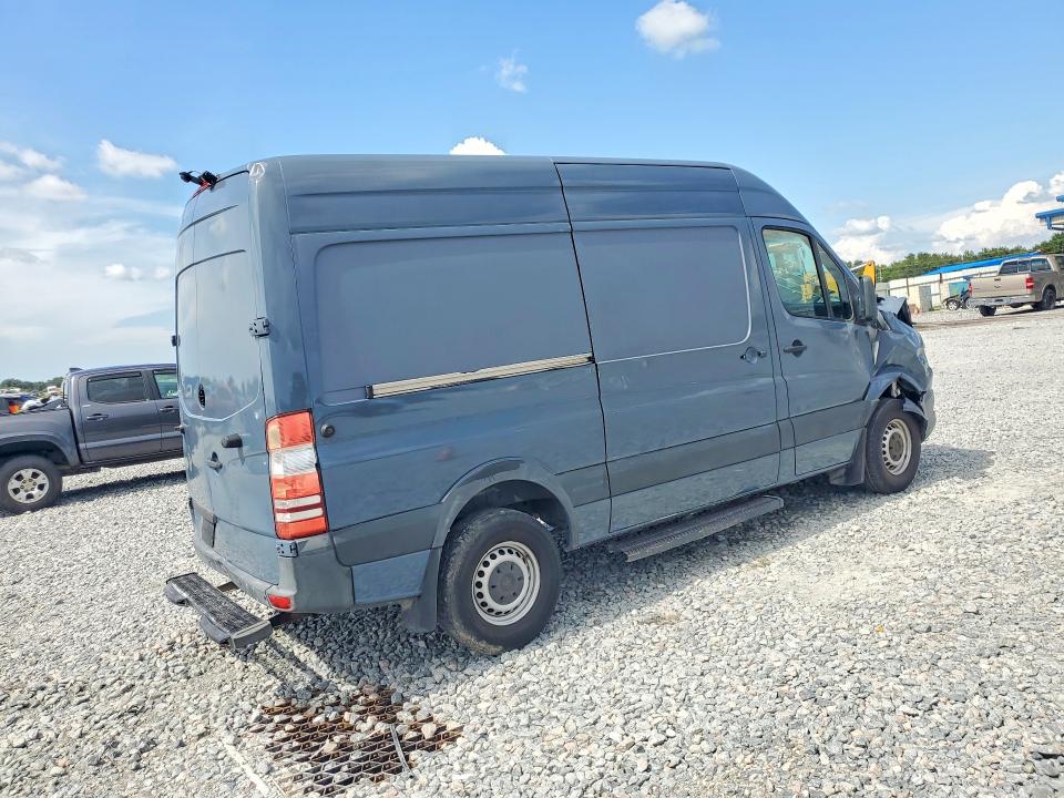 60364426 :رقم المزاد ، WD3PE7CD2JP640804 vin ، 2018 Mercedes-benz Sprinter مزاد بيع