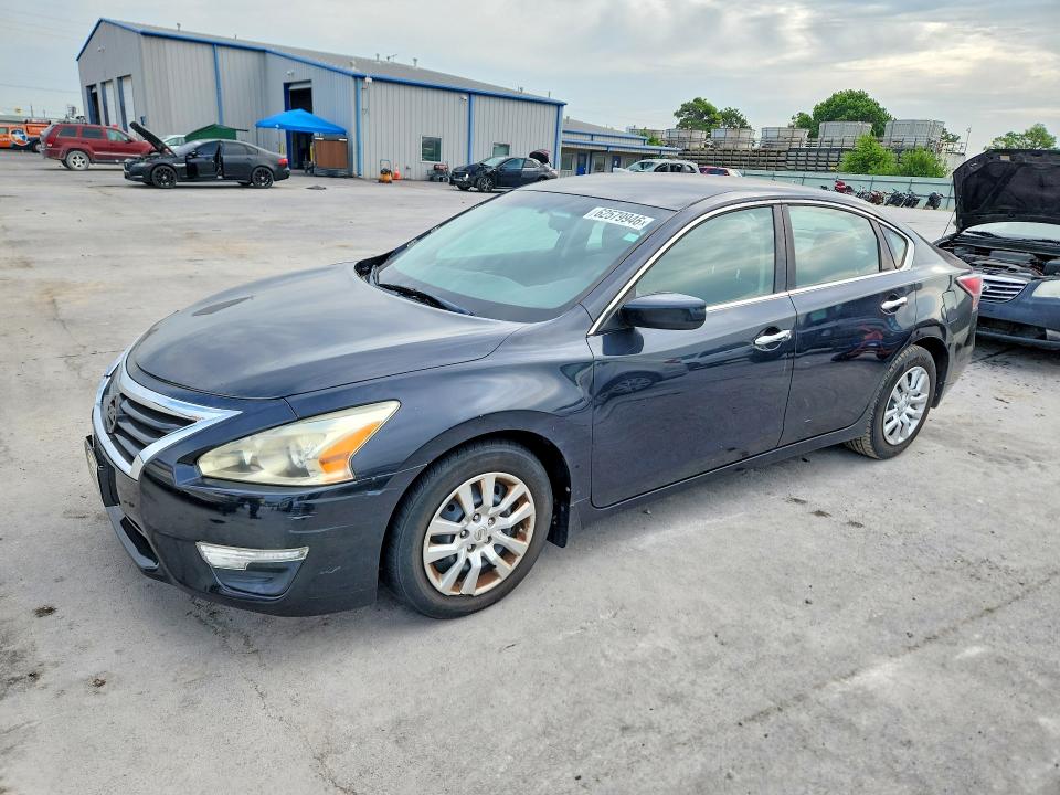 2014 Nissan Altima მანქანა იყიდება აუქციონზე, vin: 1N4AL3AP2EN370438, აუქციონის ნომერი: 62579946