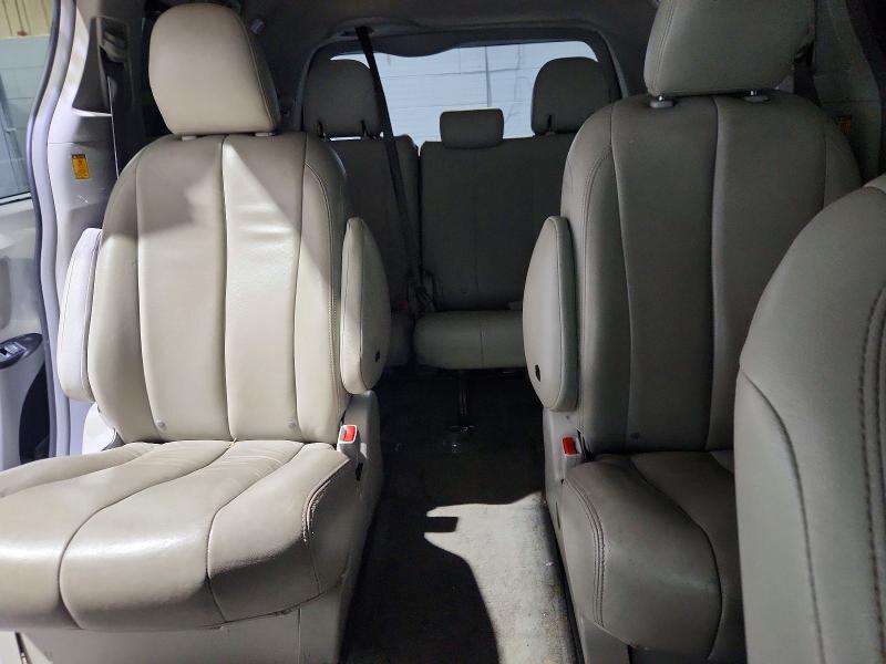 Aukcja sprzedaży 2011 Toyota Sienna, vin: 5TDJK3DC0BS020110, numer aukcji: 61243966