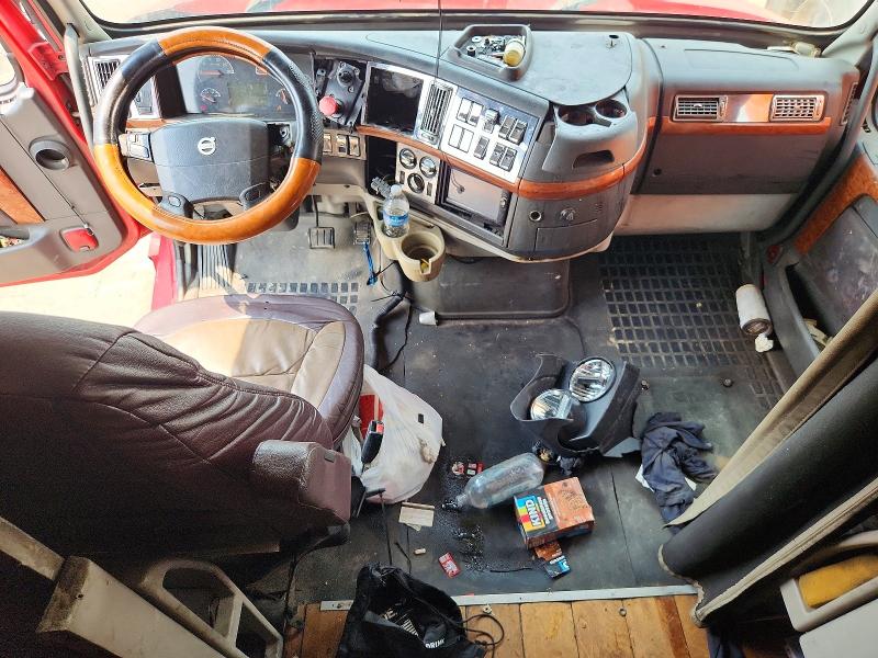 60943516 :رقم المزاد ، 4V4NC9GH96N416111 vin ، 2006 Volvo Vn Vnl مزاد بيع