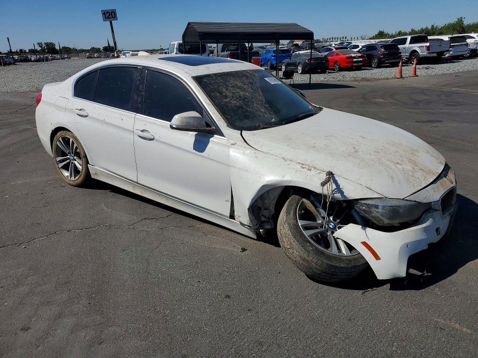 61614306 :رقم المزاد ، WBA8B9G54JNV00196 vin ، 2018 Bmw 330 مزاد بيع