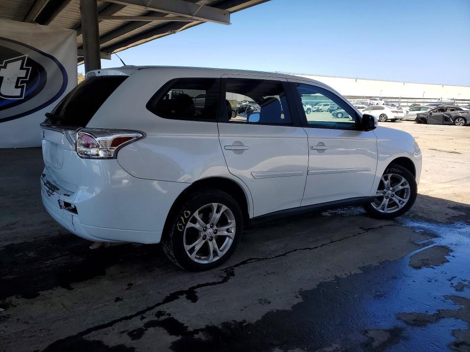 2014 Mitsubishi Outlander მანქანა იყიდება აუქციონზე, vin: JA4AD3A35EZ001791, აუქციონის ნომერი: 62723656
