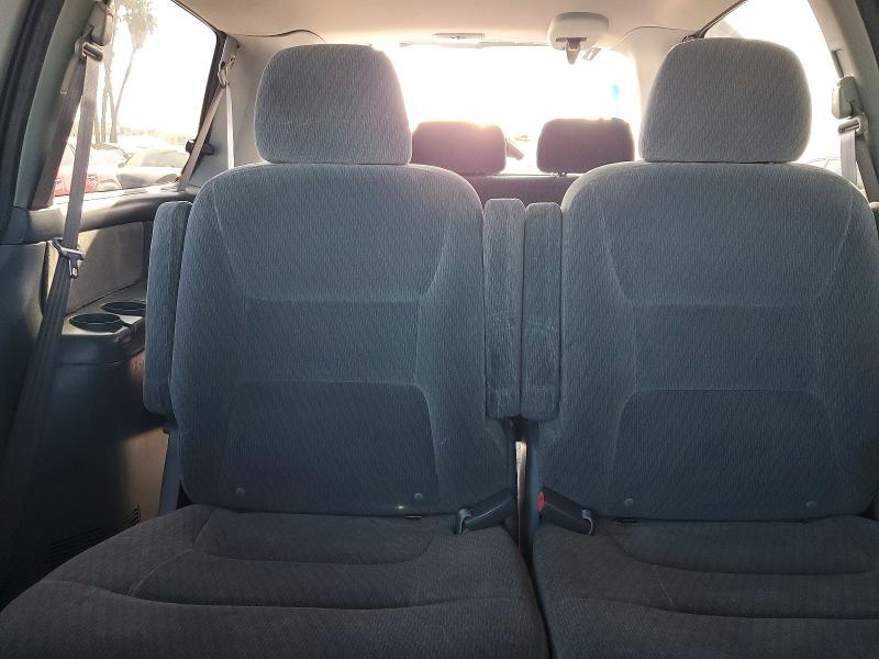 Продажа на аукционе авто 2002 Honda Odyssey, vin: 5FNRL185X2B019518, номер лота: 63234646