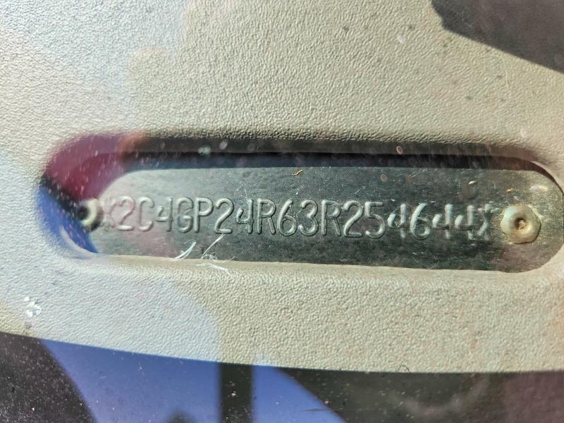 60188386 :رقم المزاد ، 2C4GP24R63R254644 vin ، 2003 Chrysler Town & Country مزاد بيع