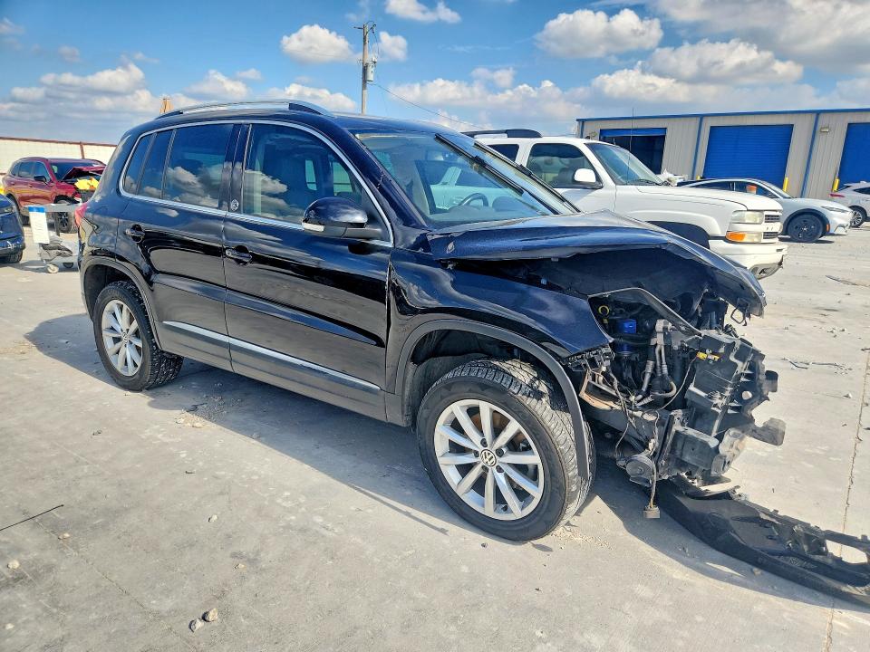 Продажа на аукционе авто 2017 Volkswagen Tiguan, vin: WVGRV7AX1HW508320, номер лота: 60825776