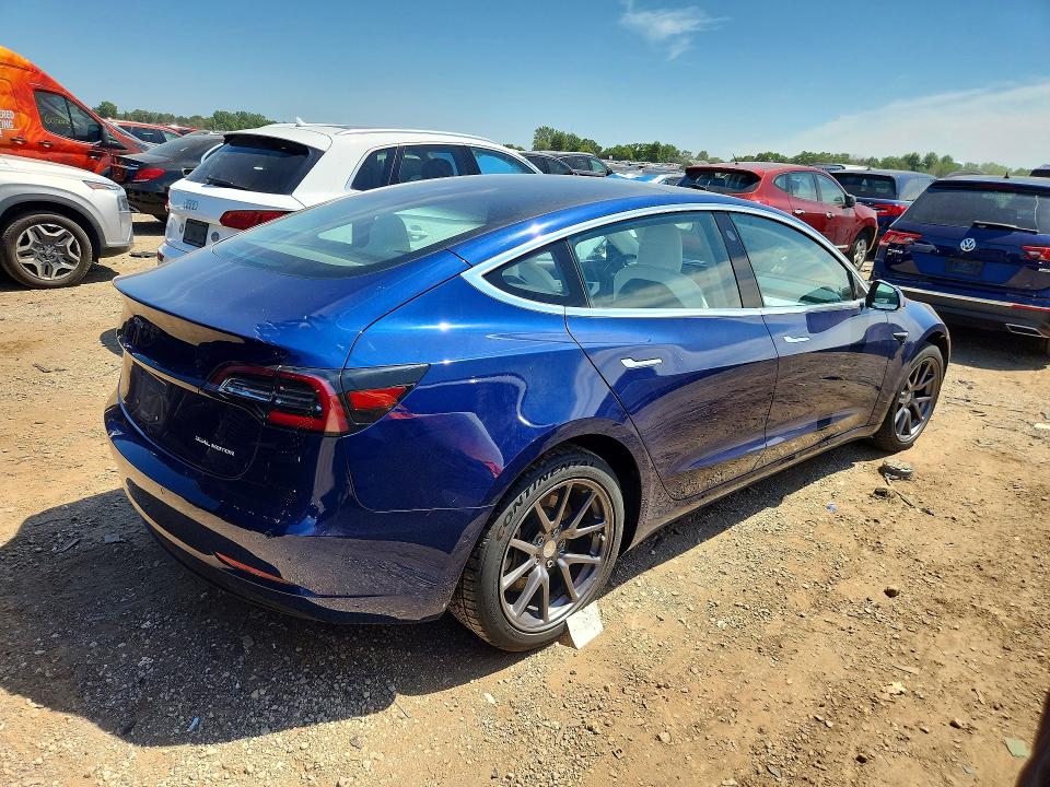 Продажа на аукционе авто 2018 Tesla Model 3, vin: 5YJ3E1EB2JF086204, номер лота: 60211076