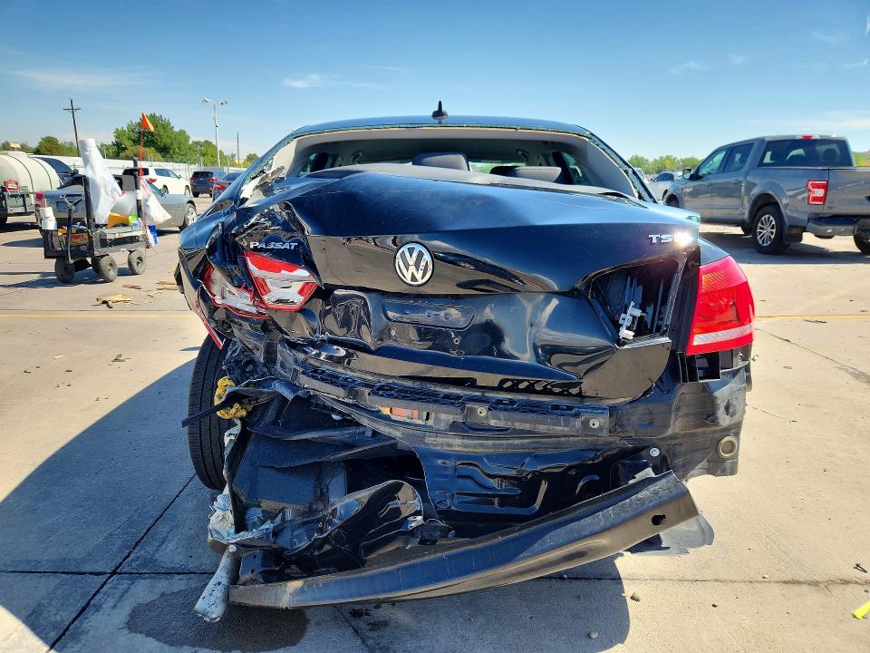 62631426 :رقم المزاد ، 1VWAS7A33FC121366 vin ، 2015 Volkswagen Passat مزاد بيع