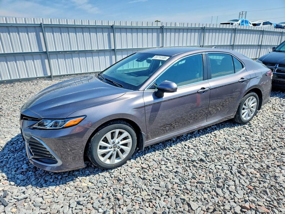 59714106 :رقم المزاد ، 4T1C11AK0NU700886 vin ، 2022 Toyota Camry مزاد بيع
