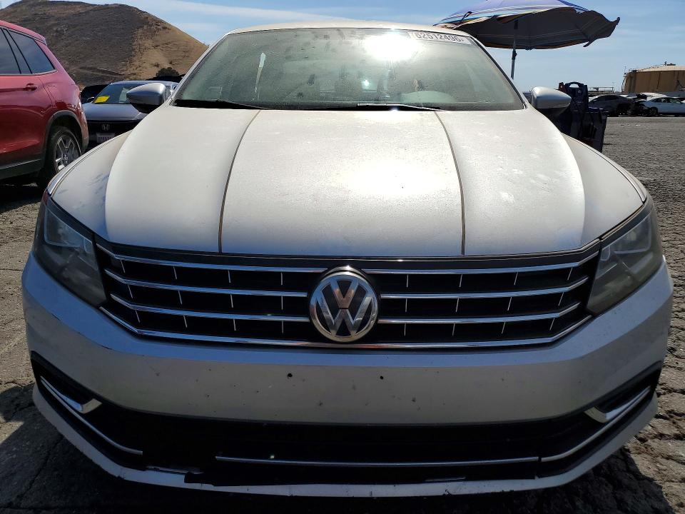 2017 Volkswagen Passat მანქანა იყიდება აუქციონზე, vin: 1VWAT7A34HC045365, აუქციონის ნომერი: 62512496