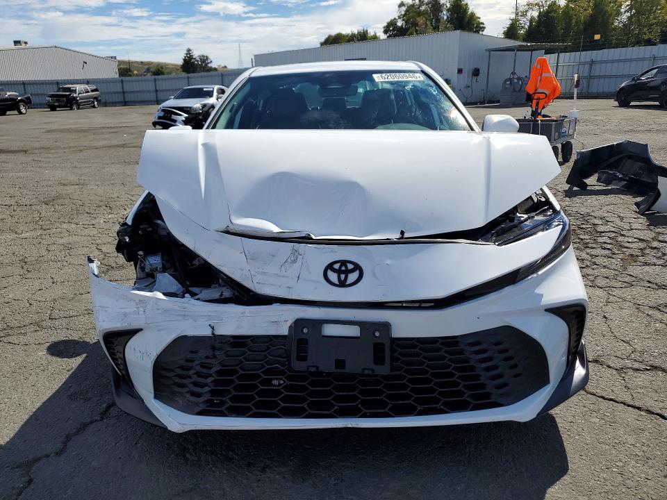62060946 :رقم المزاد ، 4T1DBADK9TU057738 vin ، 2026 Toyota Camry مزاد بيع