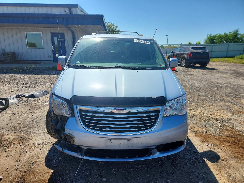 61145326 :رقم المزاد ، 2C4RC1BG0GR200083 vin ، 2016 Chrysler Town & Country مزاد بيع