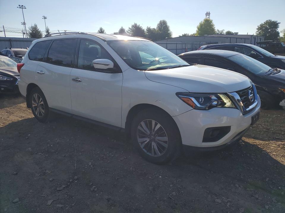 63393006 :رقم المزاد ، 5N1DR2MN8JC664020 vin ، 2018 Nissan Pathfinder مزاد بيع