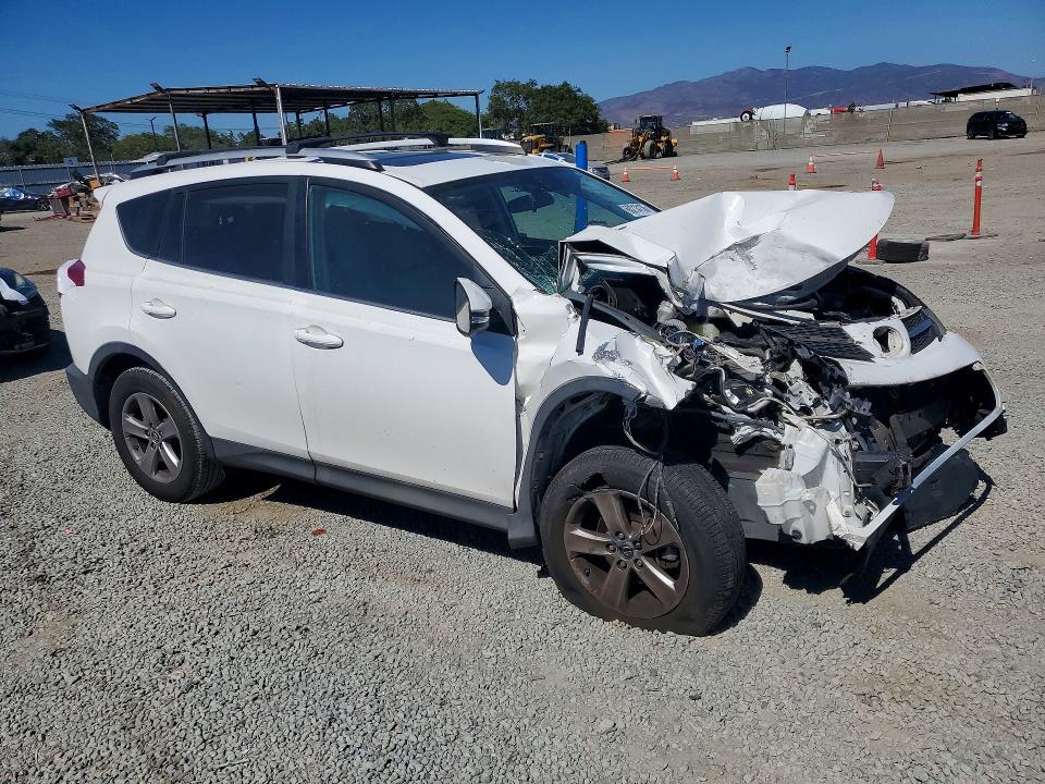 60214136 :رقم المزاد ، 2T3WFREV8FW157331 vin ، 2015 Toyota Rav4 مزاد بيع