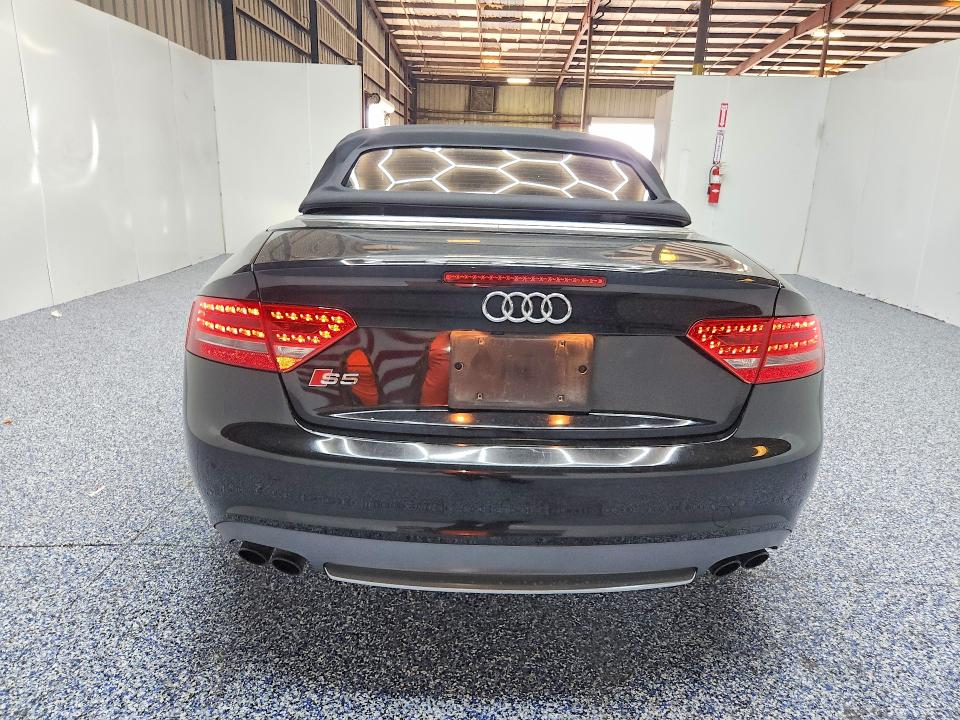 60175136 :رقم المزاد ، WAUVGAFH5BN021675 vin ، 2011 Audi S5 مزاد بيع