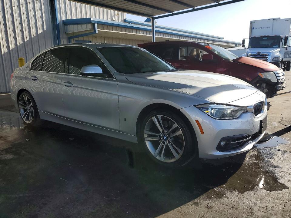 59895376 :رقم المزاد ، WBA8E1C56JA178022 vin ، 2018 Bmw 330e مزاد بيع