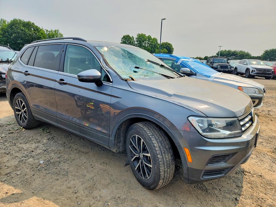 60916056 :رقم المزاد ، 3VV2B7AXXKM076544 vin ، 2019 Volkswagen Tiguan مزاد بيع