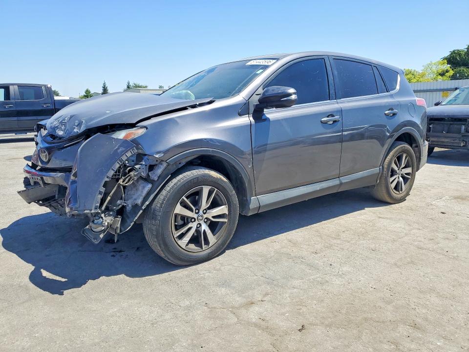 61443596 :رقم المزاد ، 2T3WFREV2JW473624 vin ، 2018 Toyota Rav4 مزاد بيع